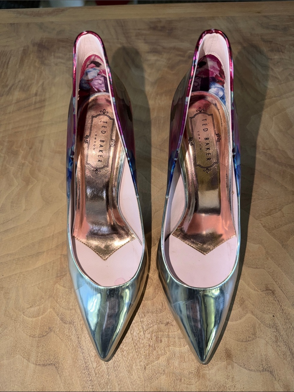 Ted Baker Silver Floral Patent Leather Heels Size 39 - Picture 3 of 9